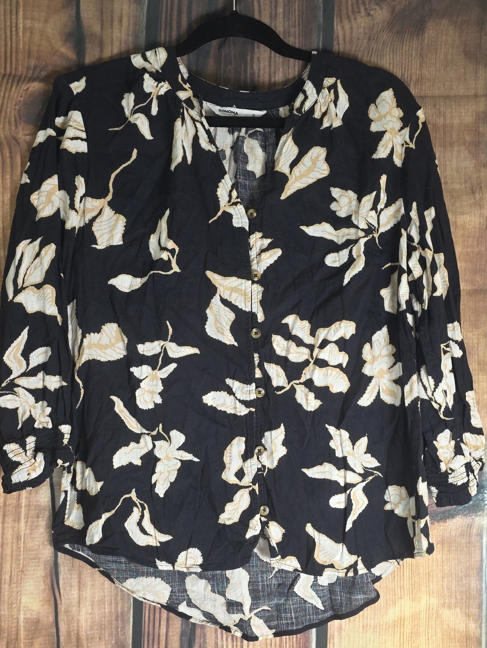 Sonoma Medium Black Button-Front Floral Blouse with Cream Print